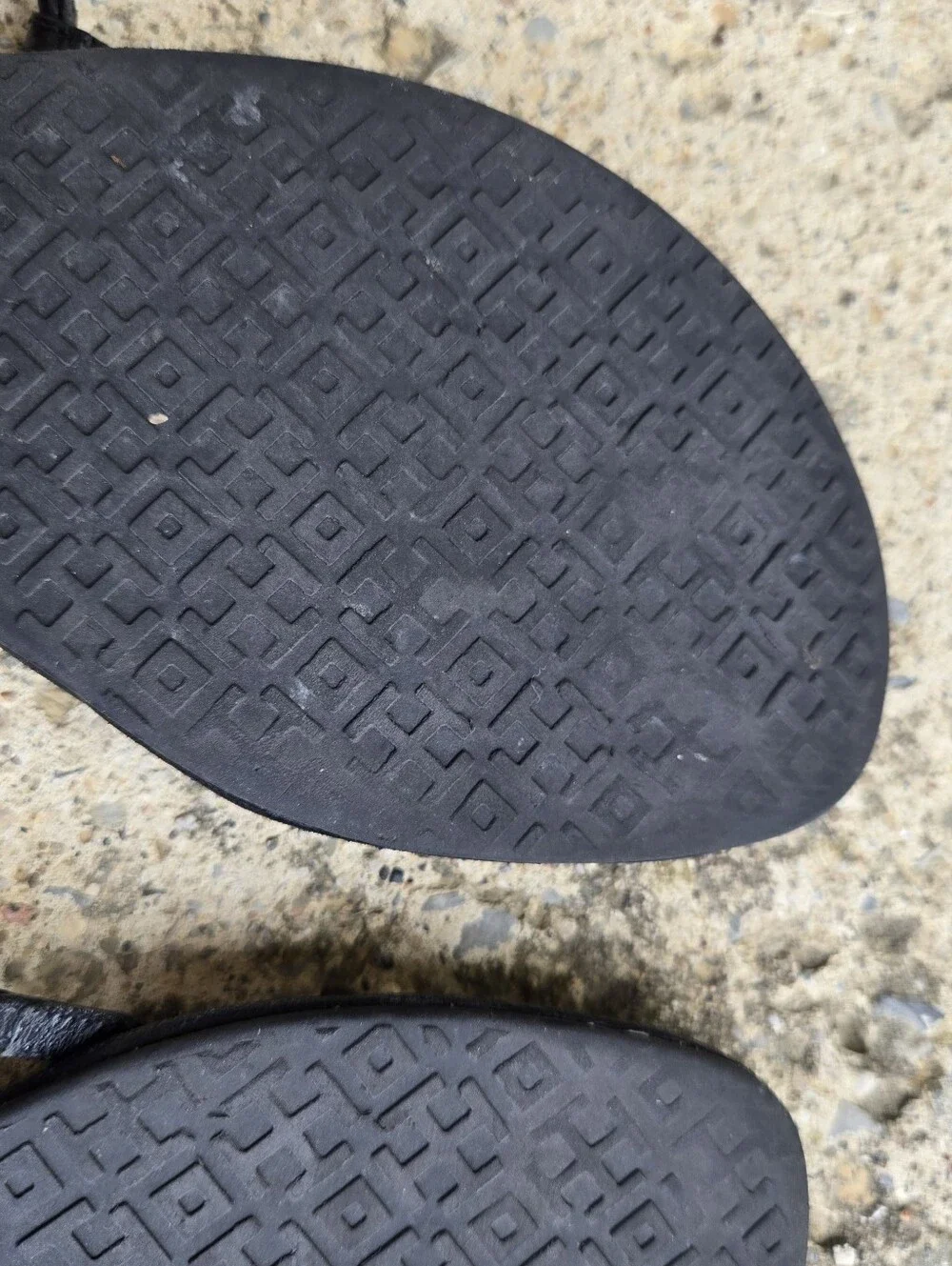 Tory Burch Emmy Thong Black Sandal Size 7.5